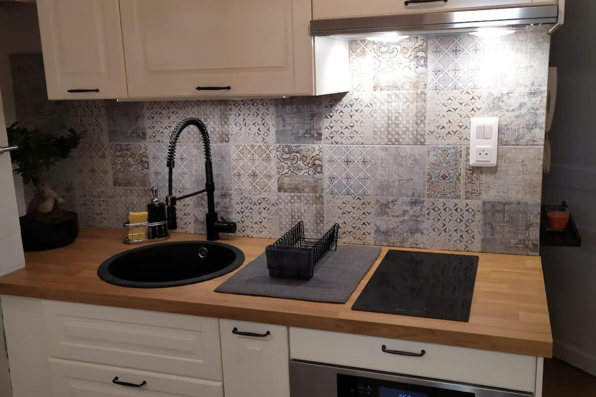 Apartamento T2, Centre Historique, Place Des Carmes Avinhão